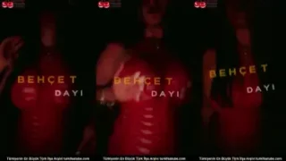 Aşağılama Işıkları Söndürüldü ve Meme Uçları Gösterildi